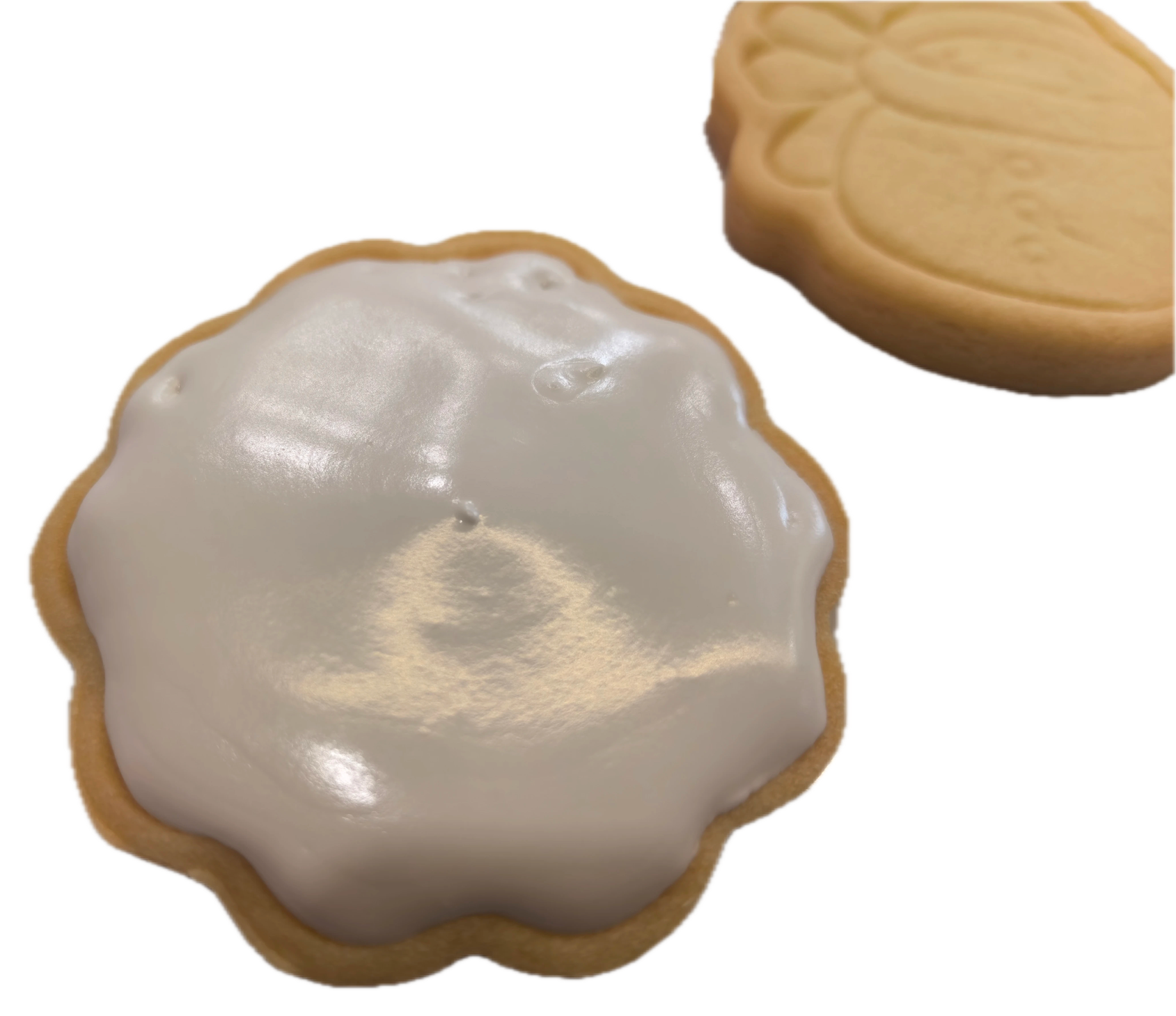 Actual transparent Chefolio Smart Cutout output retaining the same two cookie subjects.